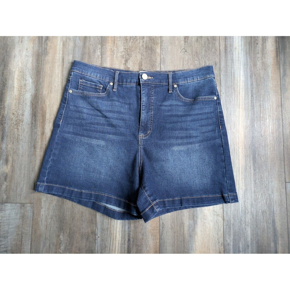 Code Bleu Jean Shorts Blue Classic Indigo Bermuda Women's Size 12 4.25" Inseam